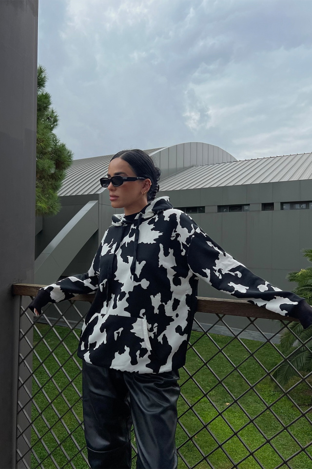 Batic Pattern Hooded Sweat ATE2049 - 1