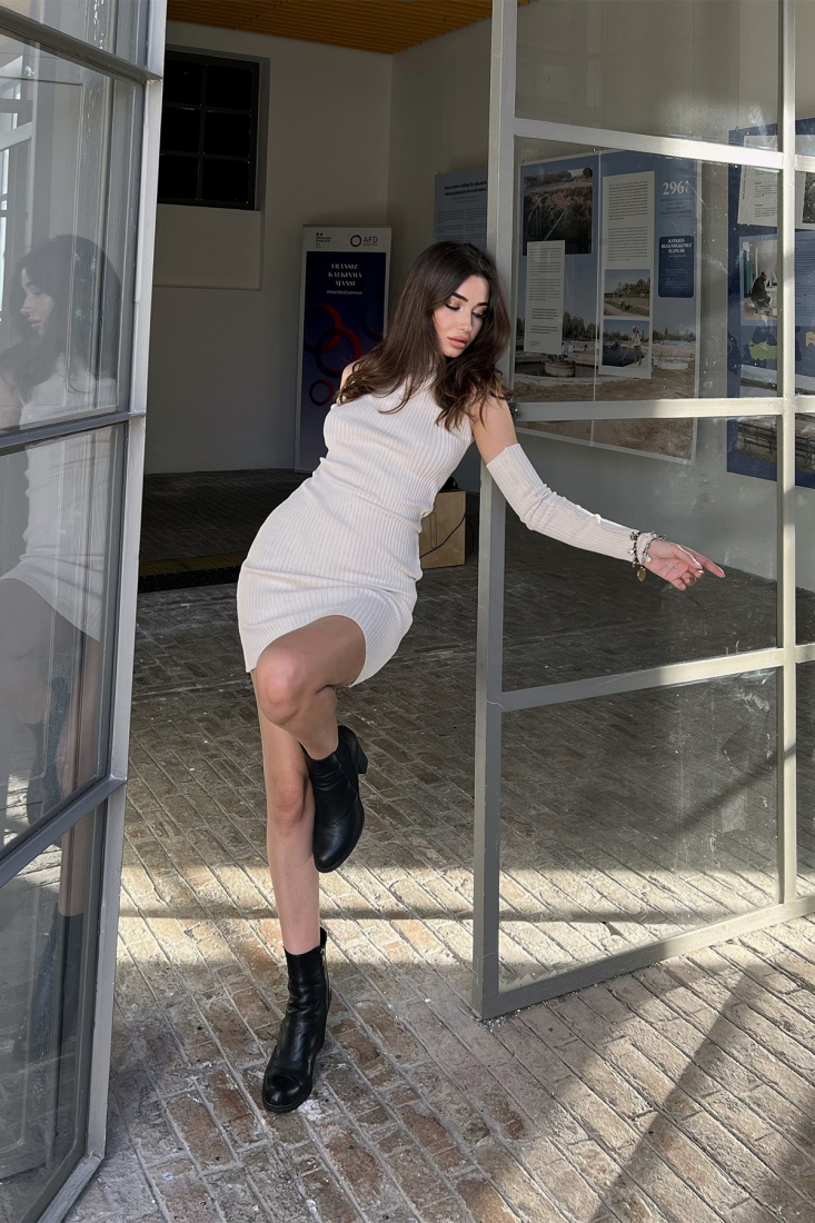 Bej Boğazlı Triko Mini Elbise ATE3105 - EYYO