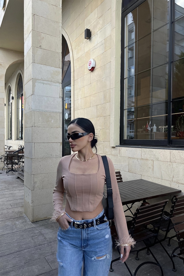 Bej Kare Yaka Crop Top ATE3692 - 1