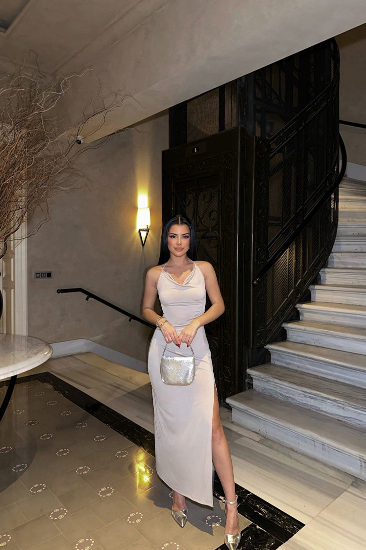 Bej Sırt Detay Derin Yırtmaçlı Elbise ATE8189 - EYYO