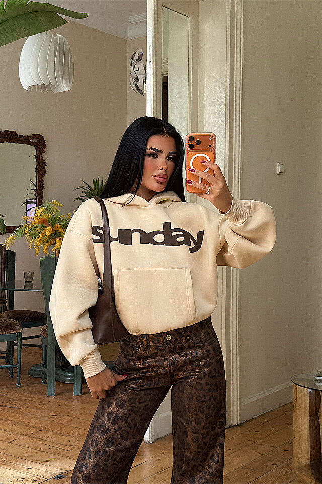Bej Sunday Yazılı Hoodie -