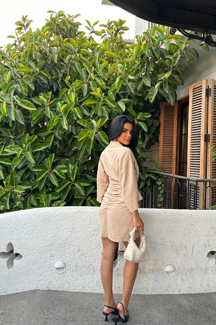 Bej Yanları Büzgülü Mini Elbise ATE8197 - EYYO