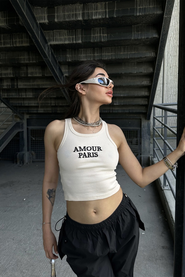 Beyaz Amour Parıs Yazılı Crop Top