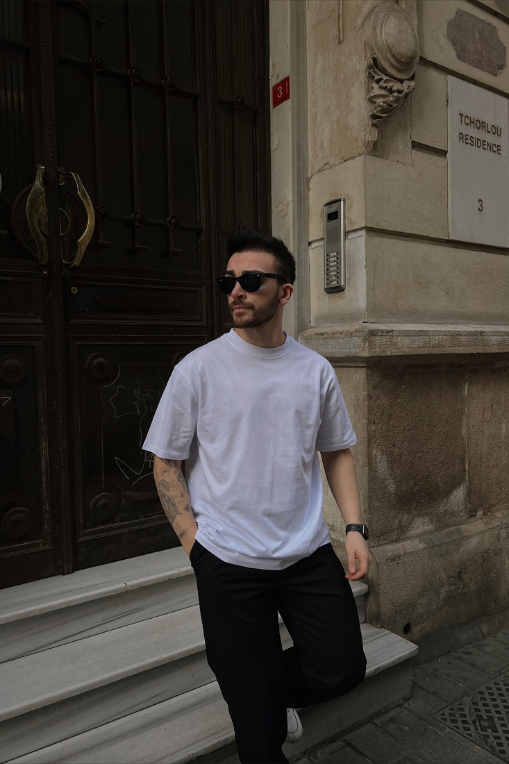 Beyaz Arkası Yazılı Tişört ATE4392 - EYYO