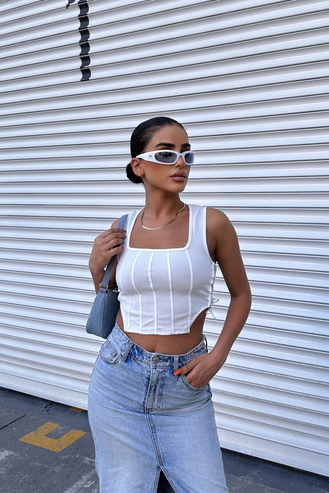 Beyaz Askılı Bağlamalı Crop Top -