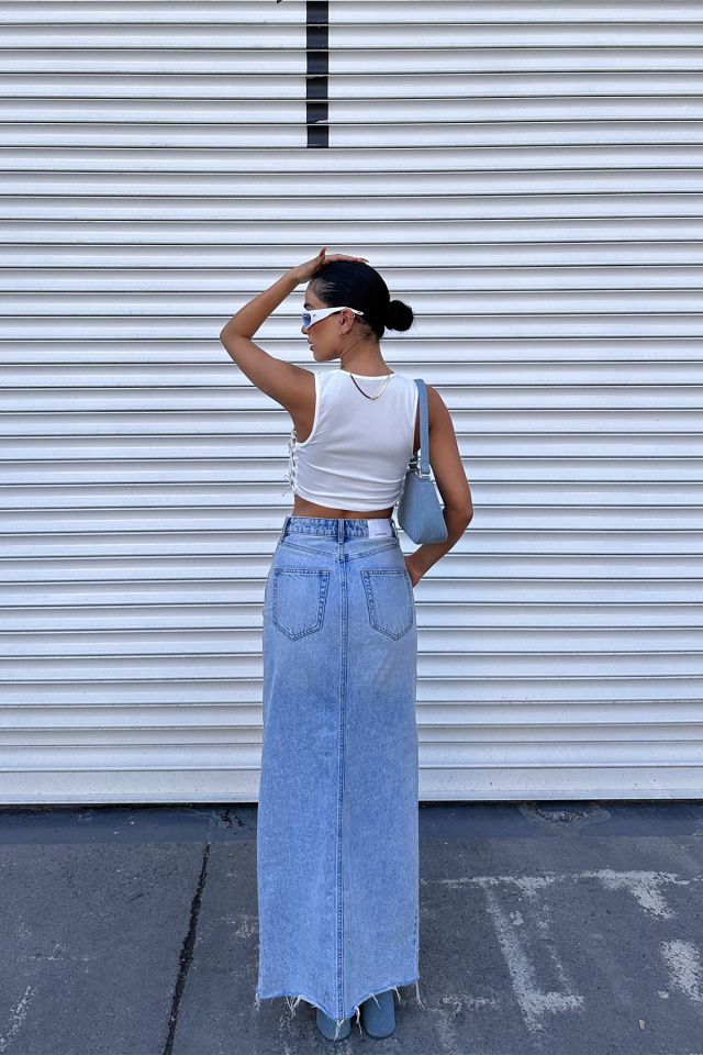 Beyaz Askılı Bağlamalı Crop Top