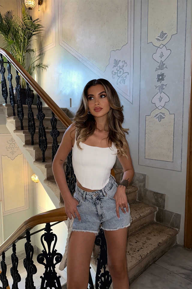 Beyaz Askılı Crop Top ATE6298