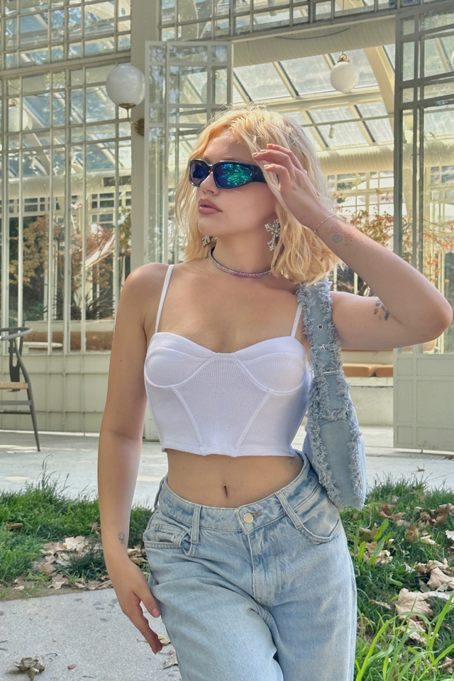 Beyaz Askılı Fitilli Crop Top