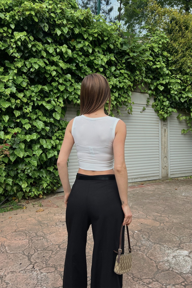Beyaz Askılı Triko Crop Top