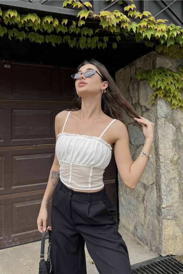 Beyaz Askılı Tül Detay Crop Top