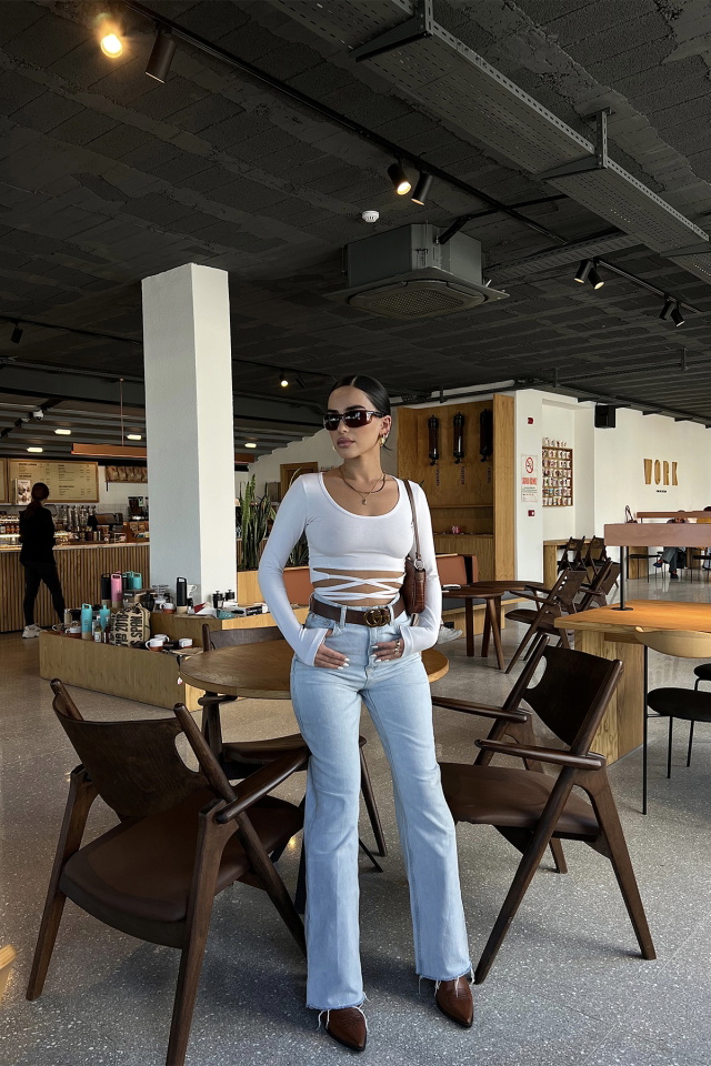 Beyaz Bağlamalı Crop Top ATE2428