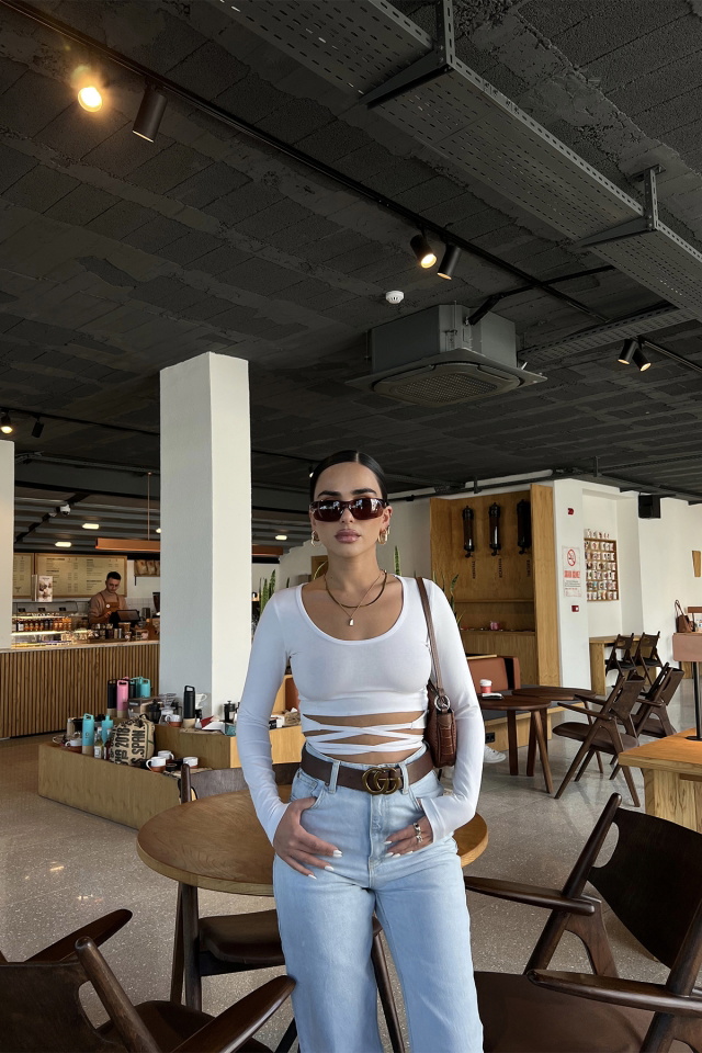 Beyaz Bağlamalı Crop Top ATE2428