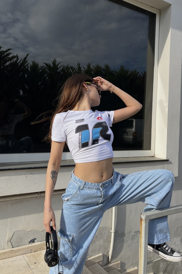 Beyaz Baskılı Crop Top