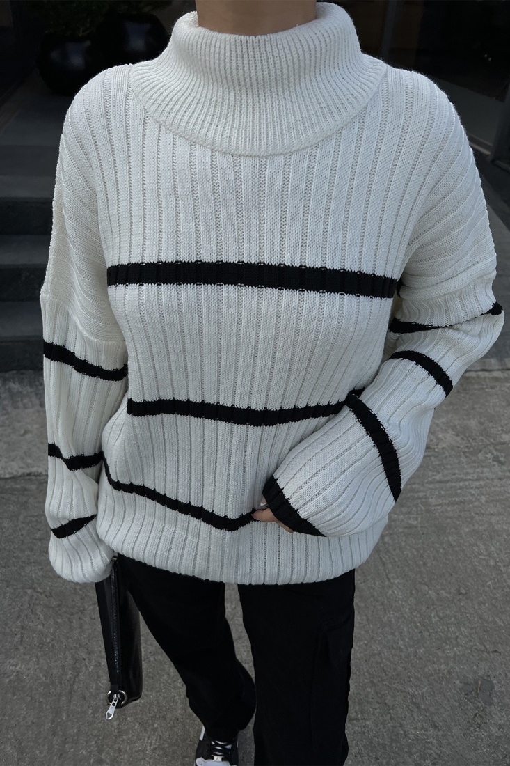 Beyaz Boğazlı Triko Kazak ATE2782 - EYYO