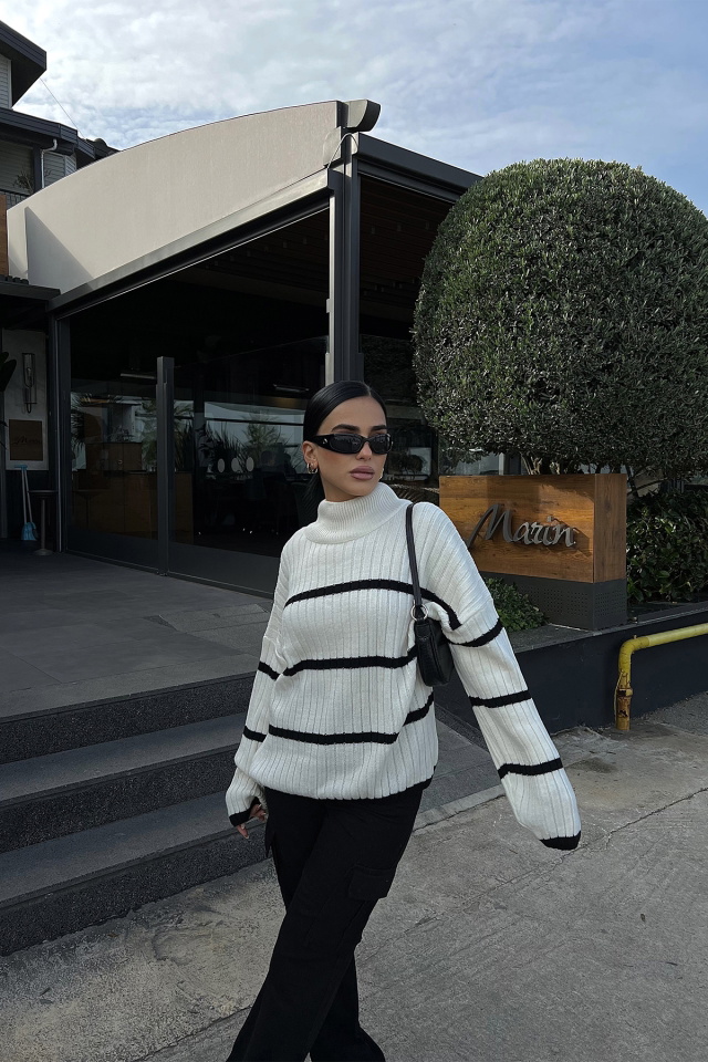 Beyaz Boğazlı Triko Kazak ATE2782 - 1