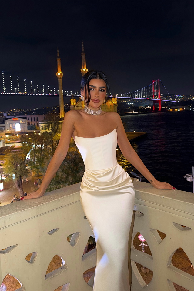 Beyaz Büzgü Detay Uzun Elbise ATE-4376 - 1