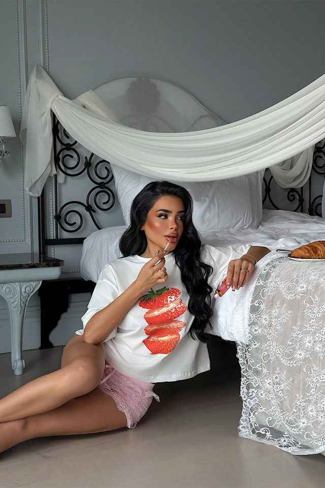 Beyaz Çilek Baskılı Tişört ATE-5272 - 2