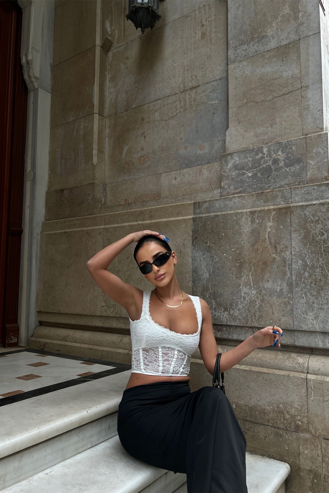 Beyaz Dantel Detay Crop Top