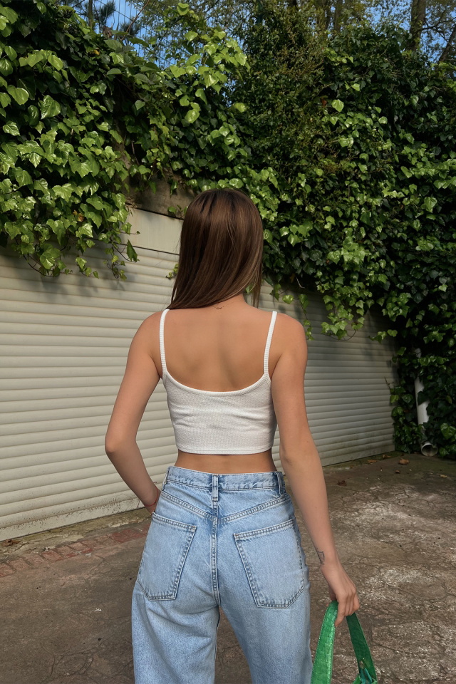 Beyaz Dikiş Detay Askılı Crop Top