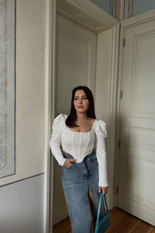 Beyaz Dikiş Detay Crop Top ATE3600 