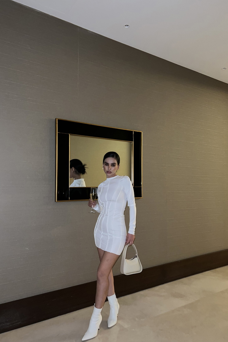 Beyaz Dikiş Detay Uzun Elbise ATE3380 - EYYO