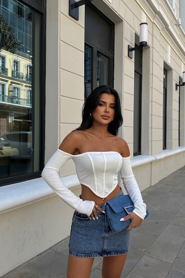 Beyaz Dikiş Detay Uzun Kol Crop Top -