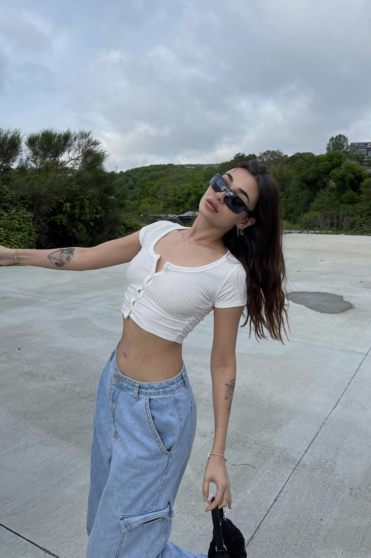 Beyaz Düğme Detay Crop Top ATE6702 - EYYO