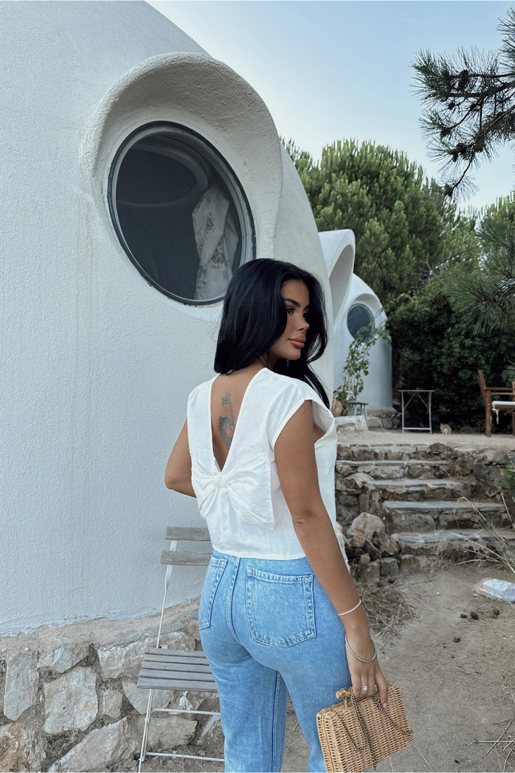 Beyaz Arelya Fiyonk Detay Bluz ATE-1301 - EYYO