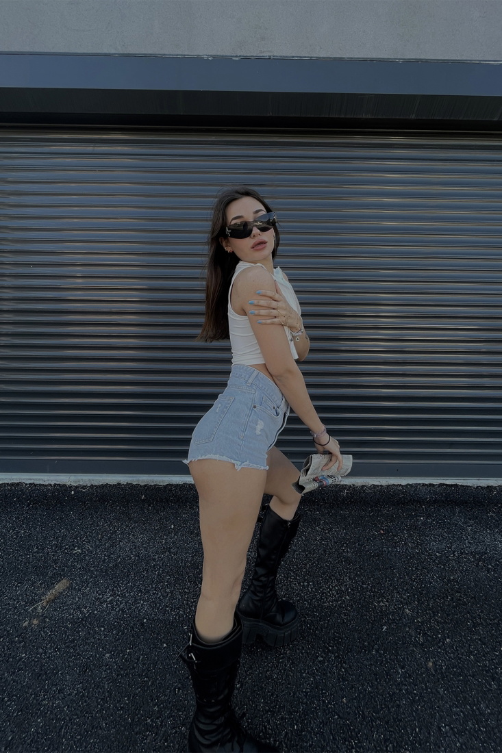 Beyaz Gömlek Yaka Önü Fermuarlı Crop Top ATE4916 - EYYO