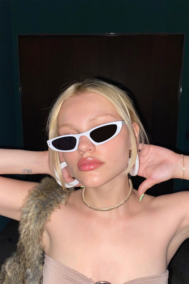 Beyaz ince Çerçeveli Gözlük ATE3336 - 