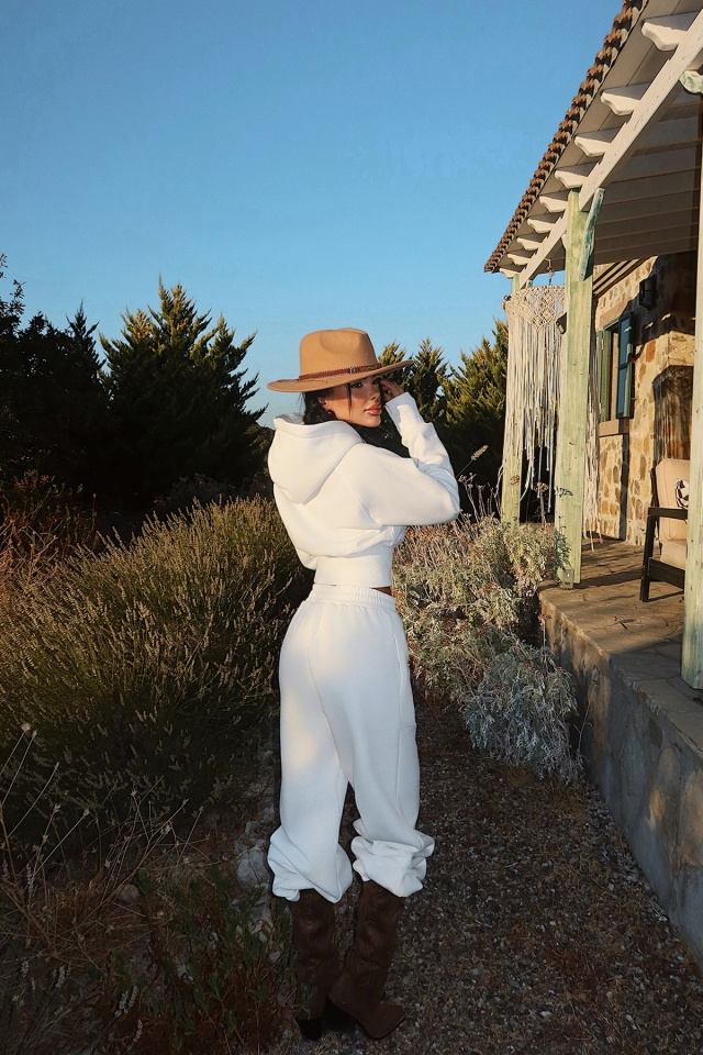 Beyaz Scarf Kapşonlu Eşofman Takım ATE-3692 - 5