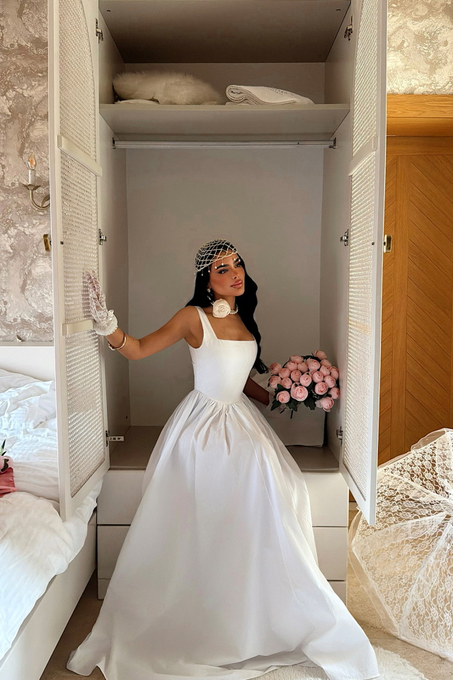 Beyaz Kare Yaka Askılı Uzun Elbise ATE-4189 - 2