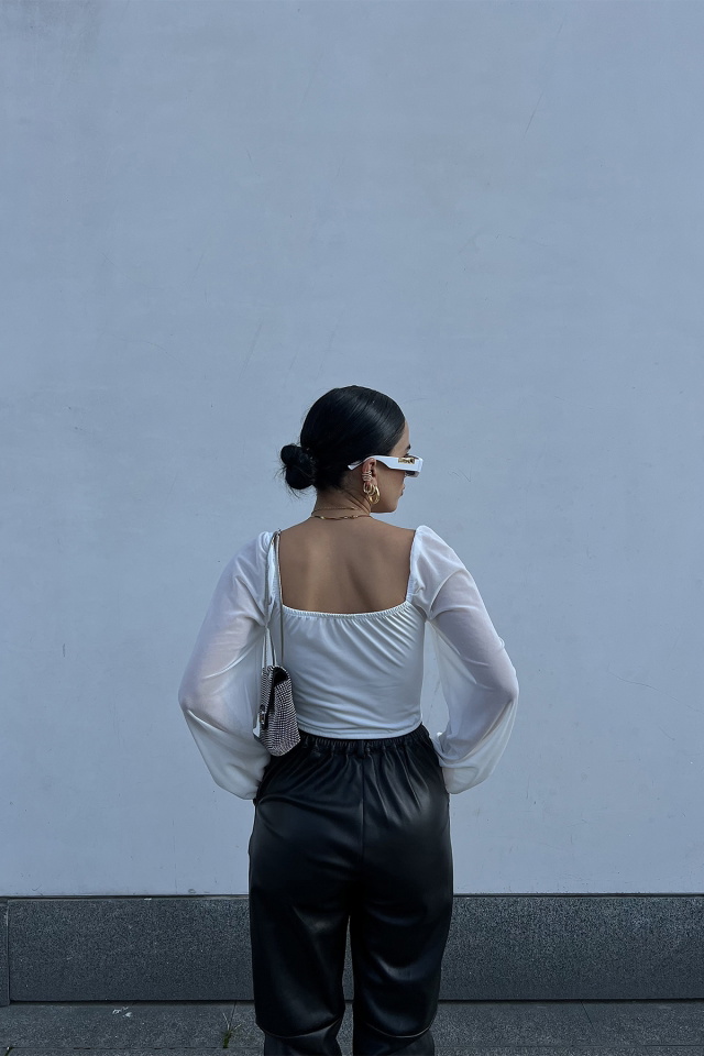 Beyaz Kolları Tül Crop Top ATE2378