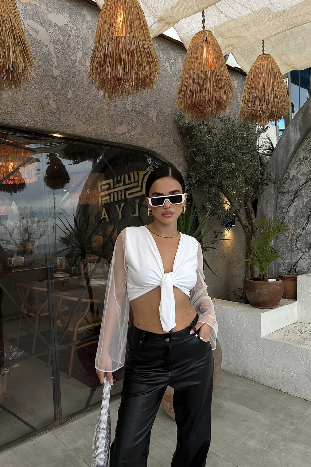Beyaz Kolları Tül Bağlamalı Crop Top ATE2618 