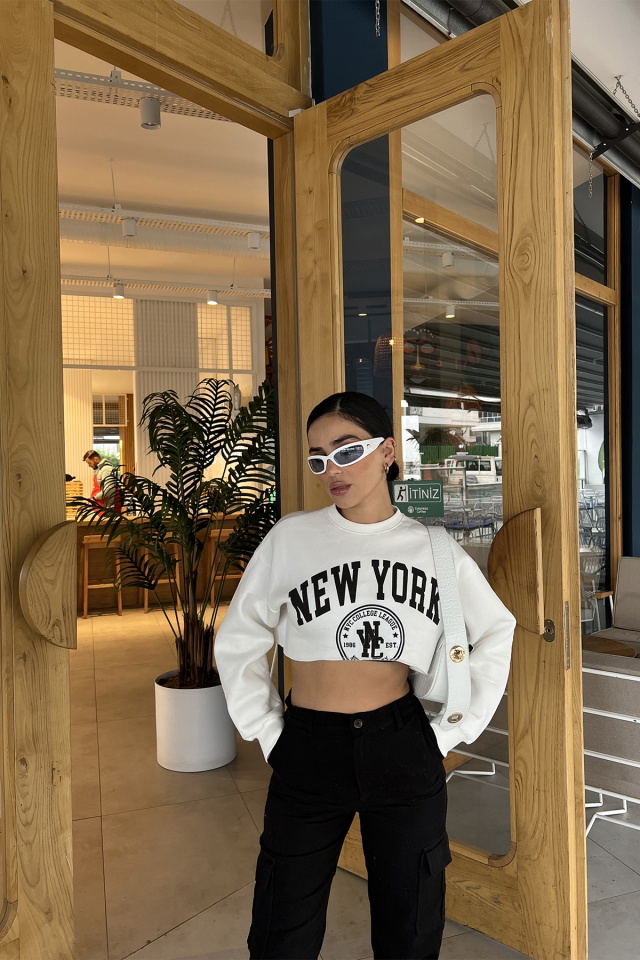 Beyaz New York Baskılı Crop Top ATE3352 - 4
