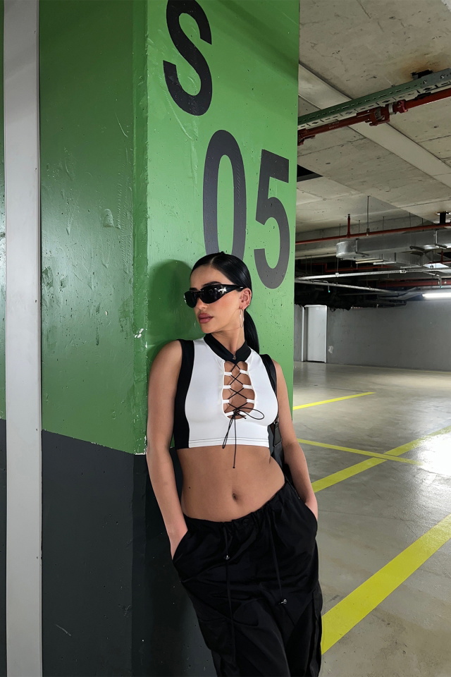Beyaz Önden Bağlamalı Crop Top ATE6919 - 1