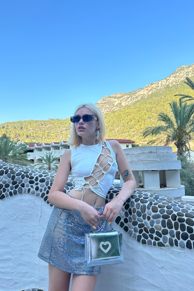 Beyaz Önden Bağlamalı Crop Top ATE7866