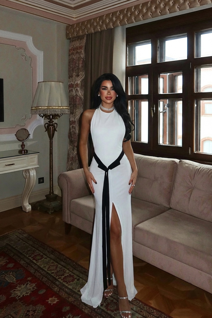 Beyaz Giselle Fiyonk Detaylı Yırtmaçlı Elbise ATE-3021 - EYYO