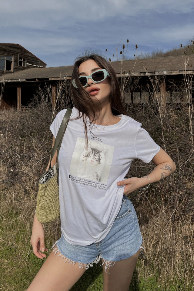 Beyaz Önü Baskılı Tişört ATE4639