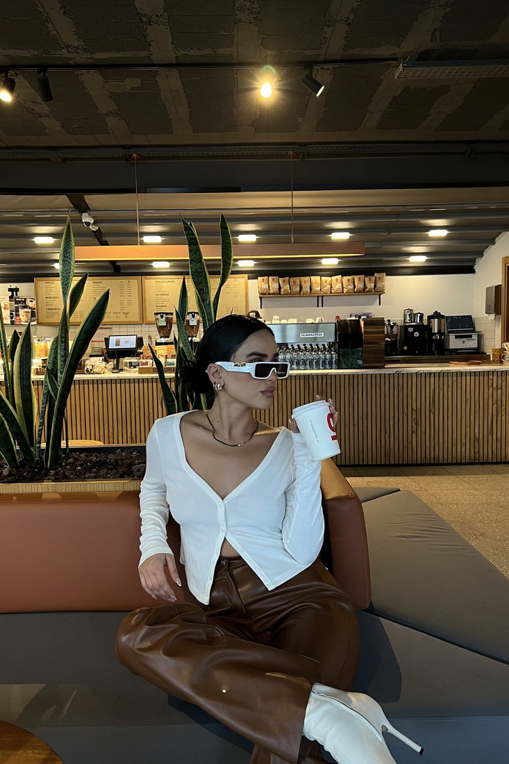 Beyaz Önü Düğme Detay Hırka ATE2568 - EYYO