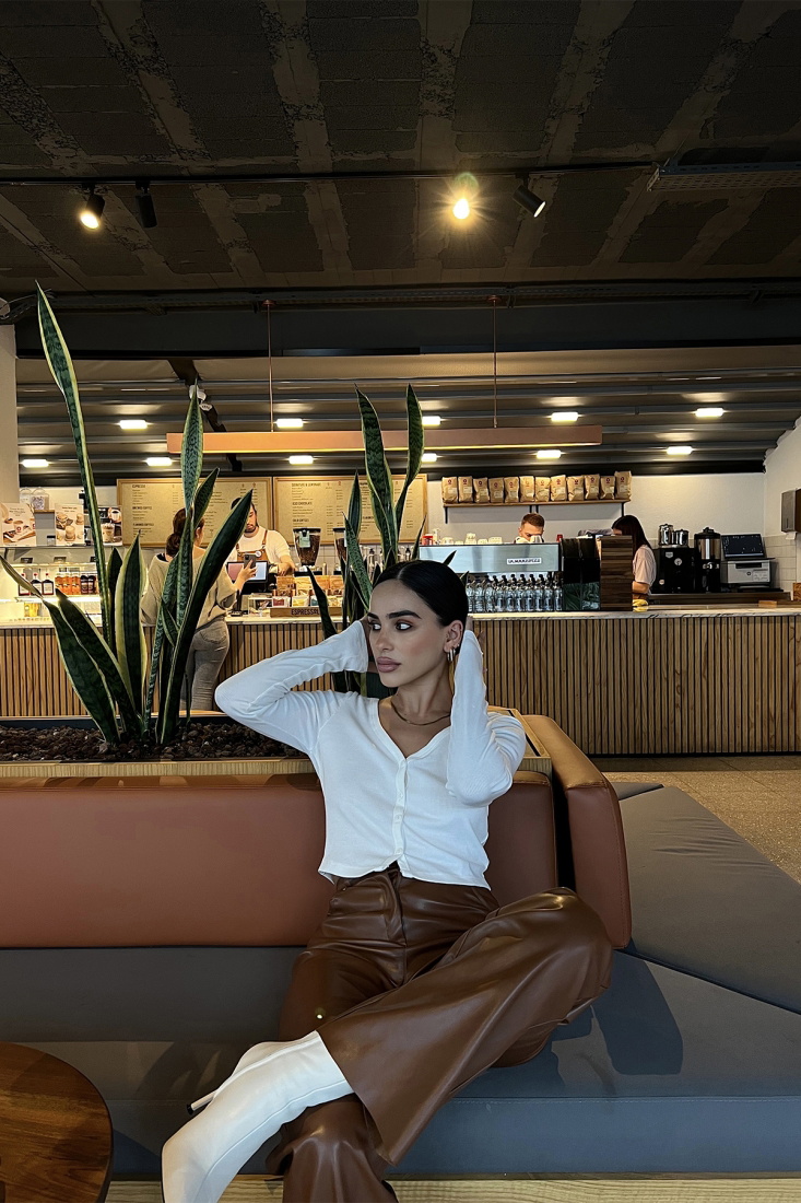 Beyaz Önü Düğme Detay Hırka ATE2568 - EYYO