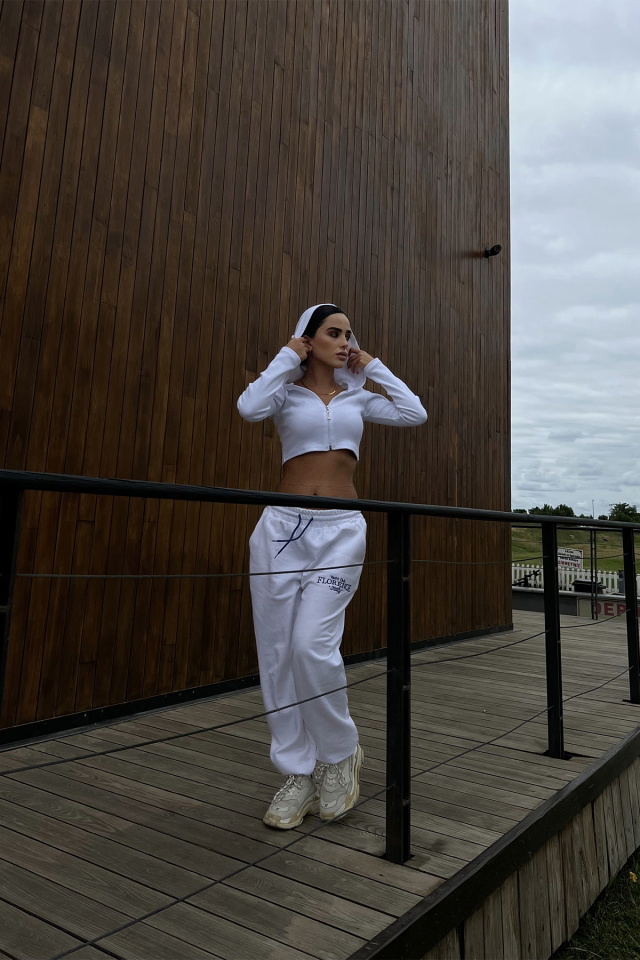 Beyaz Önü Fermuarlı Crop Top