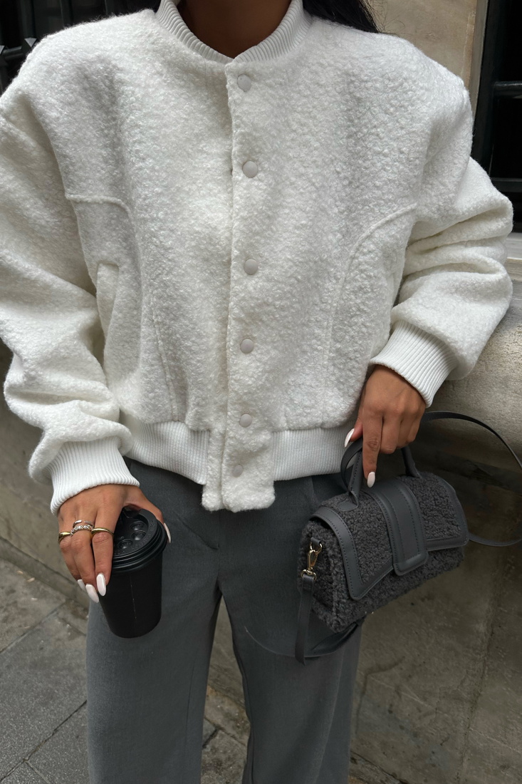 Beyaz Peluş Önü Düğmeli Ceket ATE8554 - EYYO