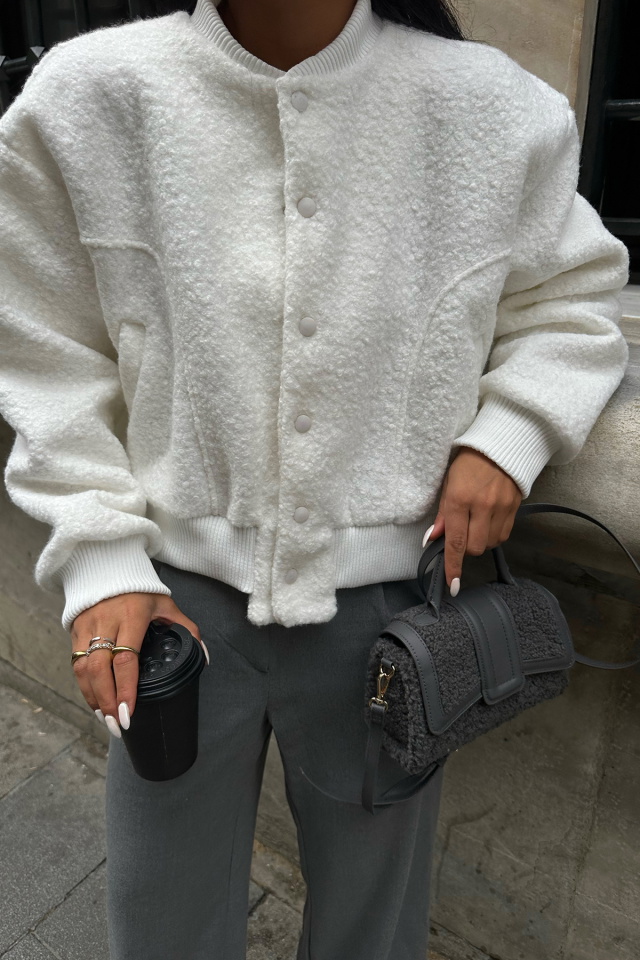 Beyaz Peluş Önü Düğmeli Ceket ATE8554 - 2