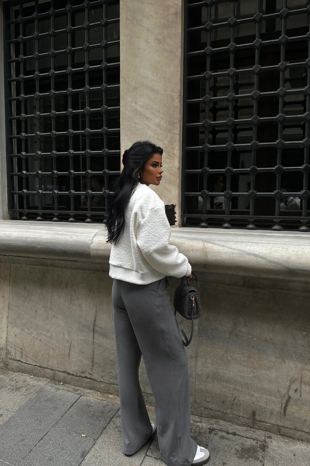 Beyaz Peluş Önü Düğmeli Ceket ATE8554 - 5