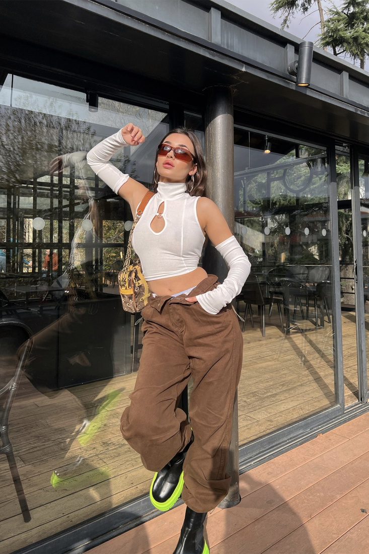 Beyaz Pencere Detay Crop Top ATE3066 - EYYO