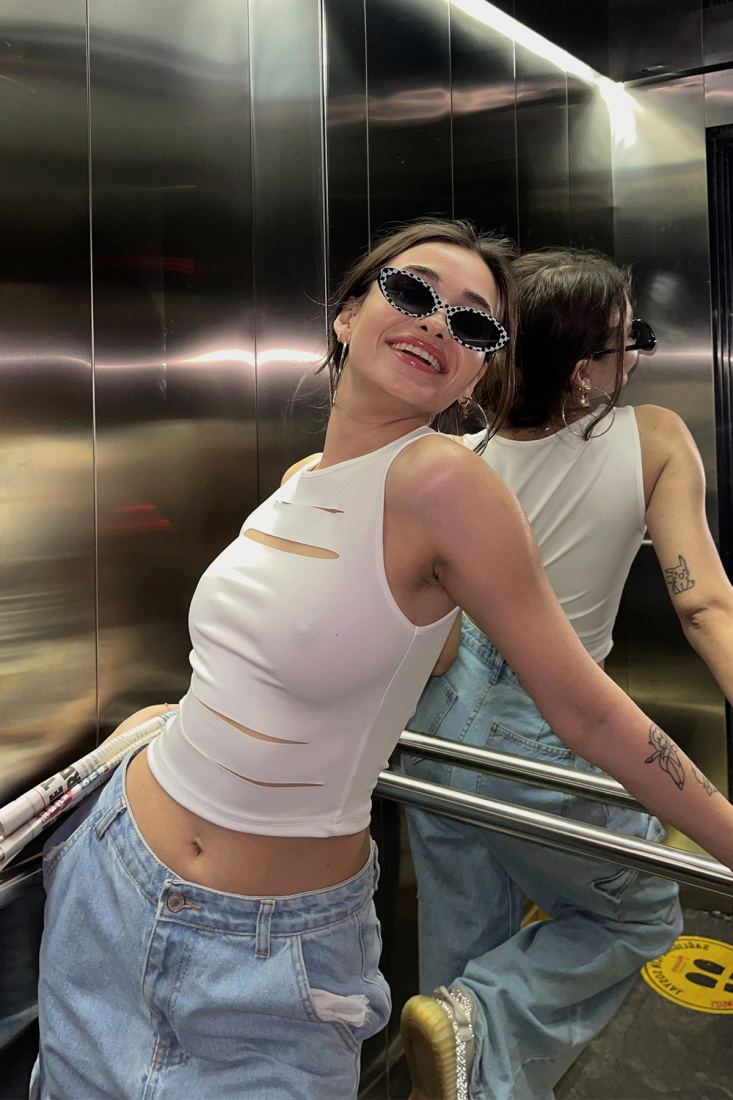 Beyaz Pencere Detay Crop Top ATE4643 - EYYO