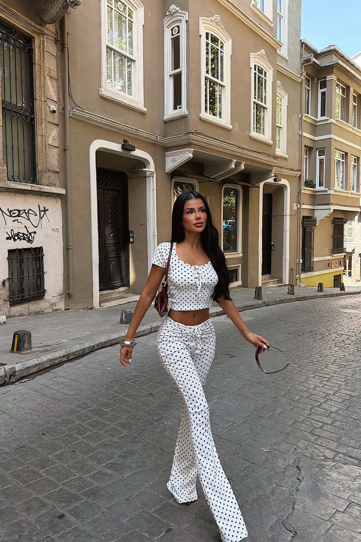 Beyaz Puantiyeli Takım - 1