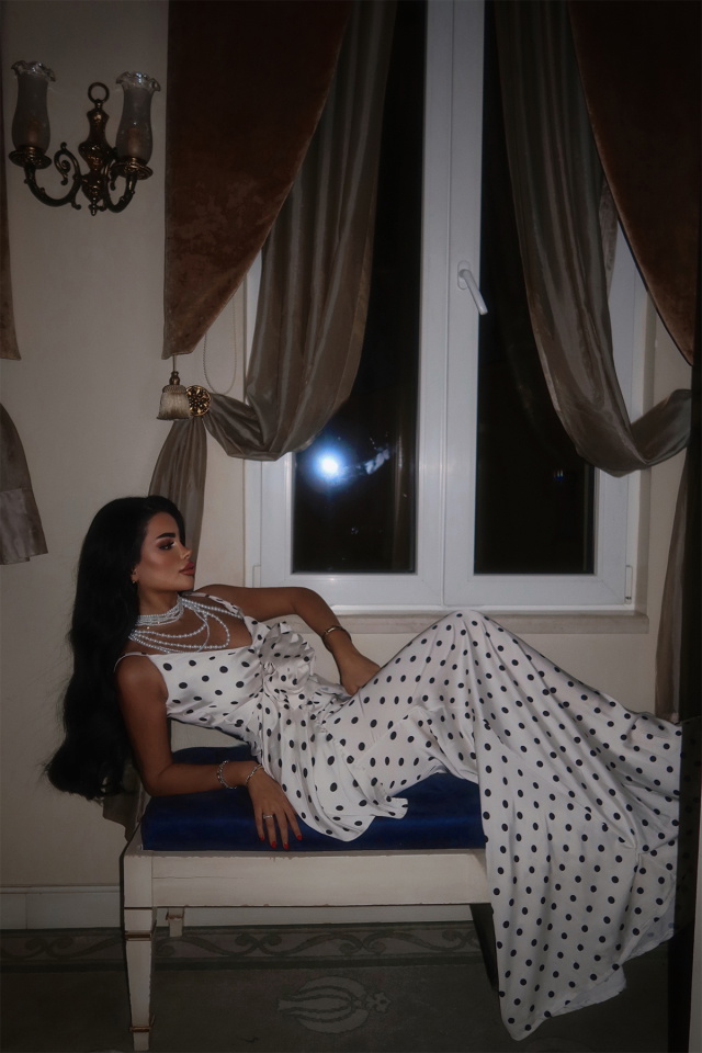 Beyaz Blair Puantiyeli Gül Detayli Uzun Elbise ATE-2411 - 6