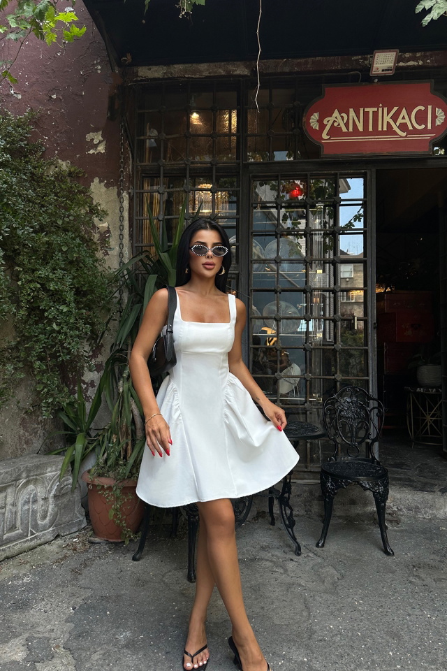 Beyaz Sırt Detay Bağlamalı Mini Elbise ATE7569 